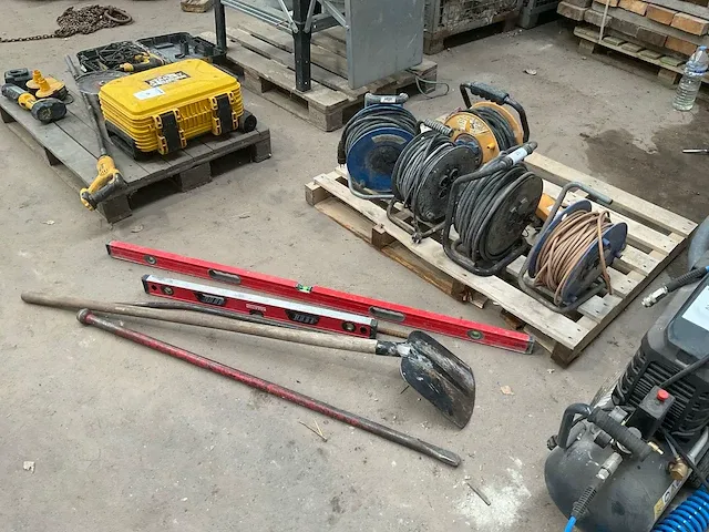 Verlengkabelhaspels en -snoer (6x) - afbeelding 1 van  8