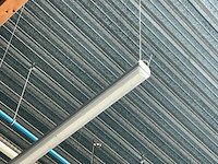 Verlichting aan plafond - afbeelding 2 van  2
