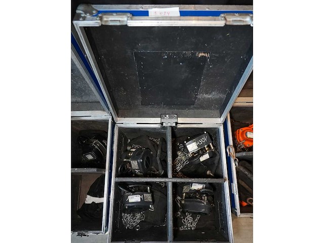 Verlinde - 4 x vhr 3 hand hoist 10m chain / 1 ton + flightcase - afbeelding 1 van  1