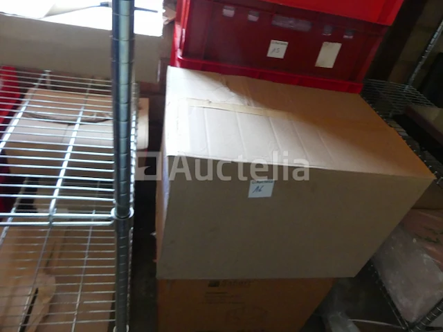 Verpakkingen, trays, emmers, potten, terrines (grote hoeveelheid) - afbeelding 24 van  28
