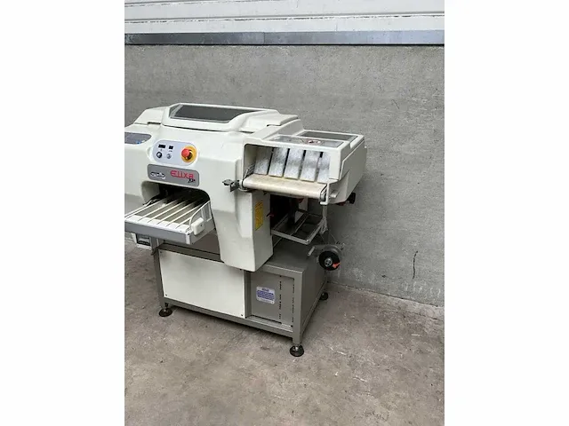Verpakkings en etiketteermachine - afbeelding 3 van  6