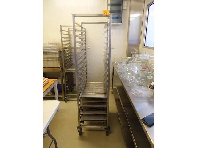 Verrijbaar rvs regaalwagen - afbeelding 1 van  2