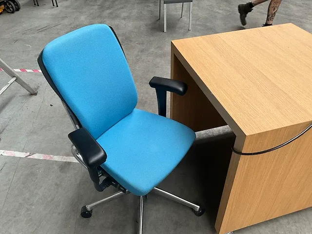 Verrijdbaar bureau + bureastoel vitra - afbeelding 3 van  7