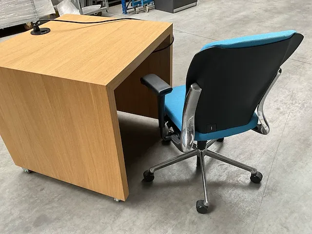 Verrijdbaar bureau + bureastoel vitra - afbeelding 4 van  7