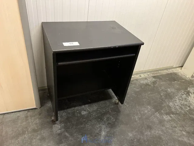 Verrijdbaar houten bureau - afbeelding 1 van  1