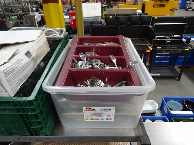Verrijdbaar inox rek + inhoud - afbeelding 5 van  7