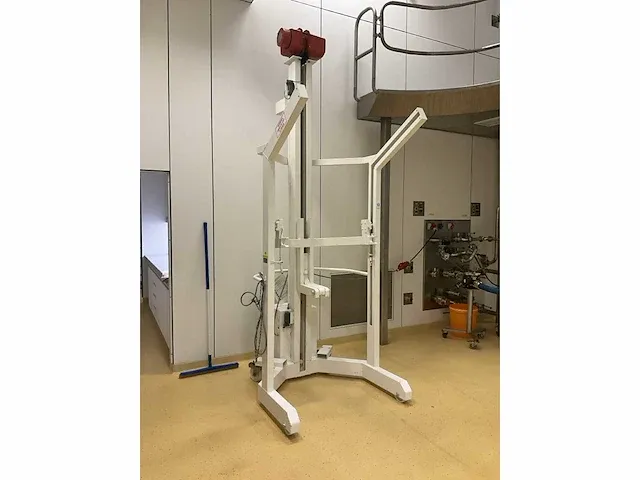 Verrijdbaar lift/heftoestel vv takel nitchi ec-3m - afbeelding 1 van  9