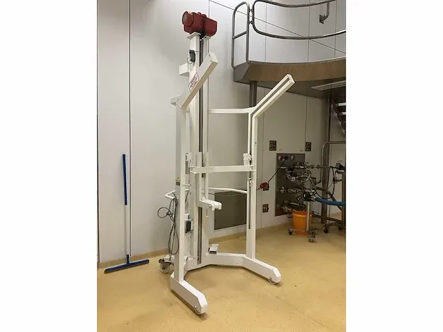 Verrijdbaar lift/heftoestel vv takel nitchi ec-3m - afbeelding 2 van  9