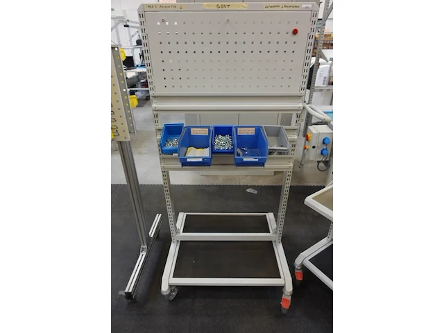 Verrijdbaar metalen rek - afbeelding 2 van  2