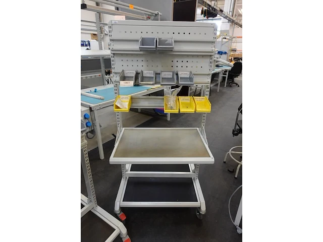 Verrijdbaar metalen rek - afbeelding 2 van  2