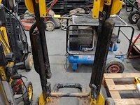 Verrijdbaar onderstel dewalt - afbeelding 1 van  2