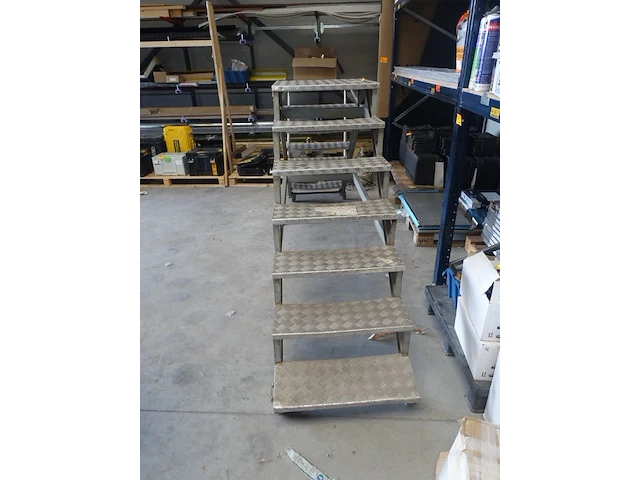 Verrijdbare 2-zijdige magazijntrap/ladder - afbeelding 4 van  4