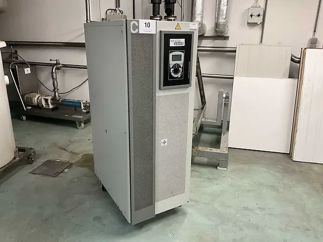 Verrijdbare accu noodstroomgroep masterguard ups series c 15 kva - afbeelding 1 van  9