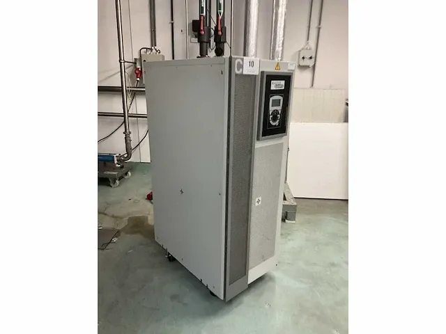 Verrijdbare accu noodstroomgroep masterguard ups series c 15 kva - afbeelding 2 van  9