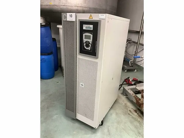 Verrijdbare accu noodstroomgroep masterguard ups series c 15 kva - afbeelding 3 van  9