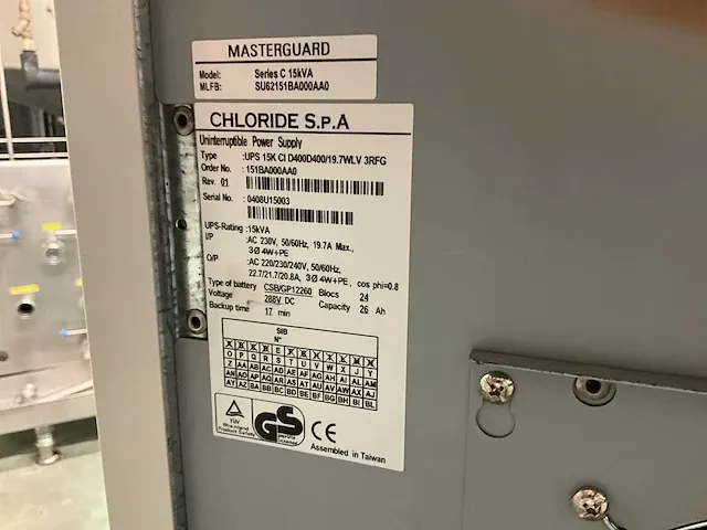 Verrijdbare accu noodstroomgroep masterguard ups series c 15 kva - afbeelding 7 van  9