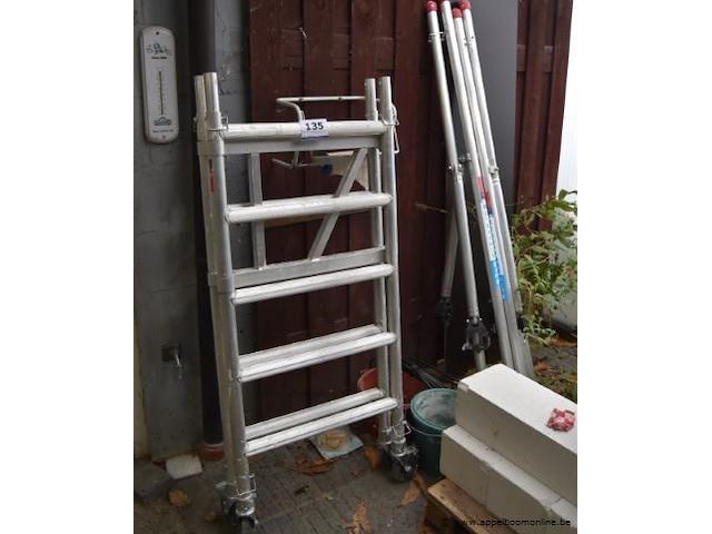 Verrijdbare alu stelling altus - afbeelding 1 van  3