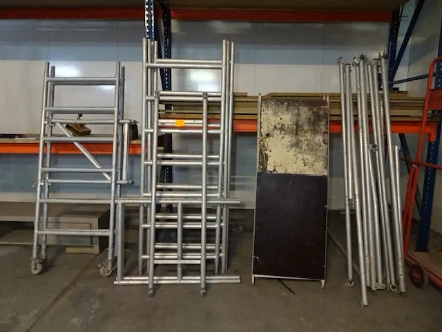 Verrijdbare alu stelling - afbeelding 1 van  4