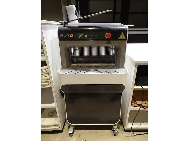 Verrijdbare automatische broodsnijmachine sinmag - afbeelding 1 van  4