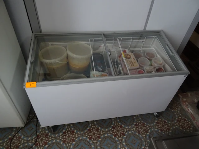 Verrijdbare bakdiepvries hwg + inhoud - afbeelding 2 van  5