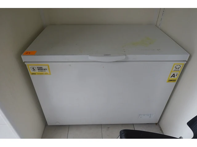 Verrijdbare bakdiepvries zanussi - afbeelding 1 van  2