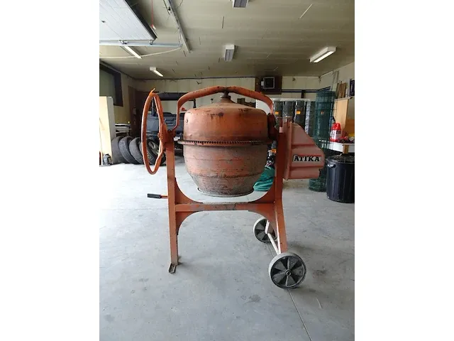 Verrijdbare betonmolen atika - afbeelding 1 van  7