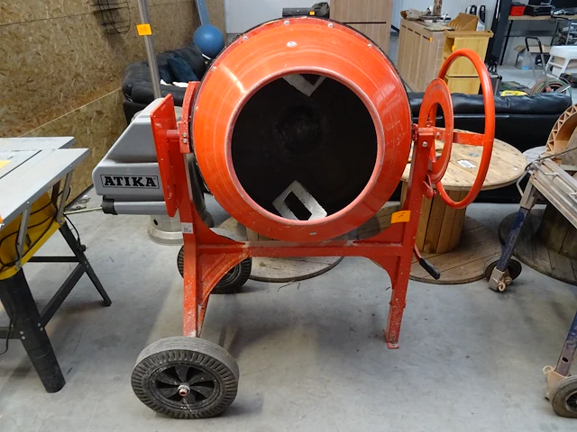 Verrijdbare betonmolen atika - afbeelding 1 van  7