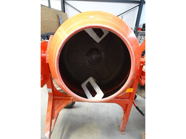 Verrijdbare betonmolen atika - afbeelding 7 van  7
