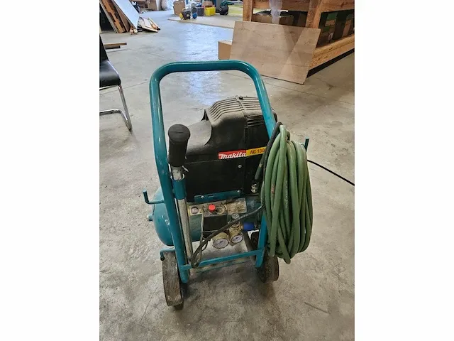 Verrijdbare compressor makita ac 1300 - afbeelding 3 van  5