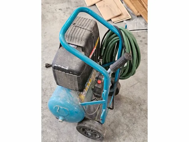 Verrijdbare compressor makita ac 1300 - afbeelding 5 van  5