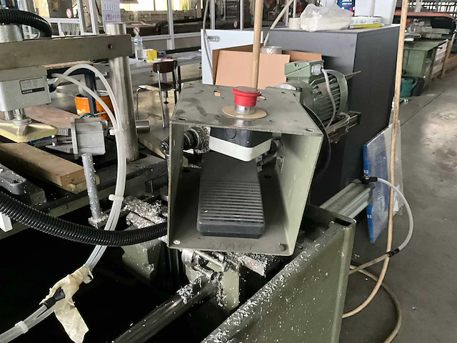 Verrijdbare freesmachine soenen hendrik - afbeelding 6 van  9
