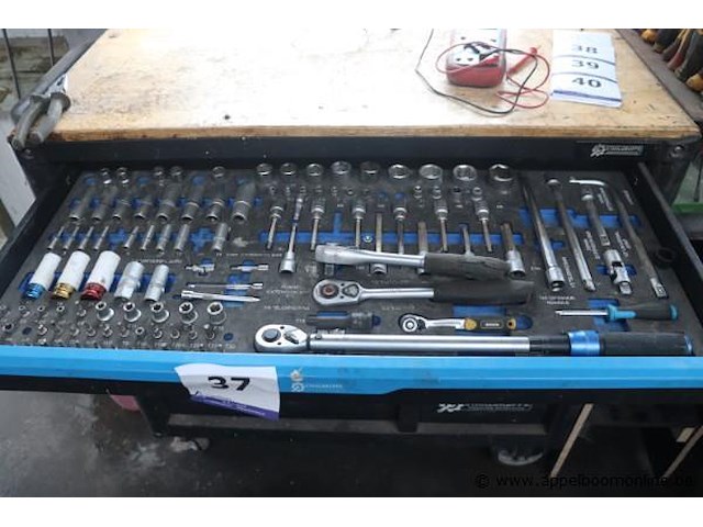 Verrijdbare gereedschapswagen met inhoud - afbeelding 2 van  7