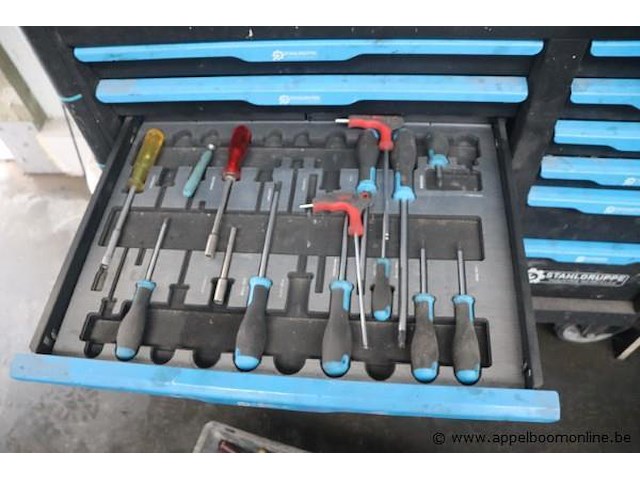 Verrijdbare gereedschapswagen met inhoud - afbeelding 4 van  7