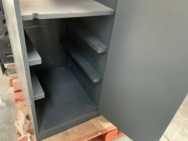 Verrijdbare houten opbergkast (2x) - afbeelding 7 van  8