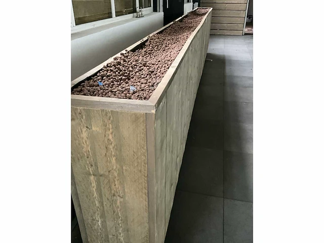 Verrijdbare houten plantenbak - afbeelding 3 van  3
