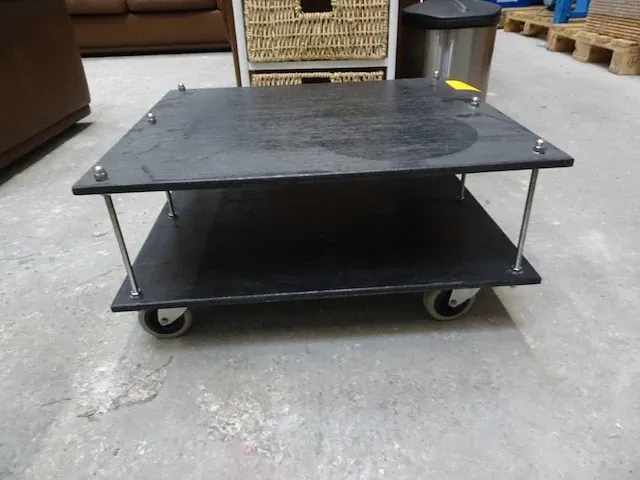 Verrijdbare houten salontafel - afbeelding 3 van  3