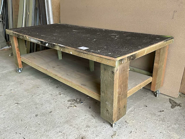 Verrijdbare houten werktafel - afbeelding 1 van  3
