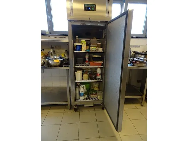 Verrijdbare inox koelkast polar - afbeelding 3 van  5
