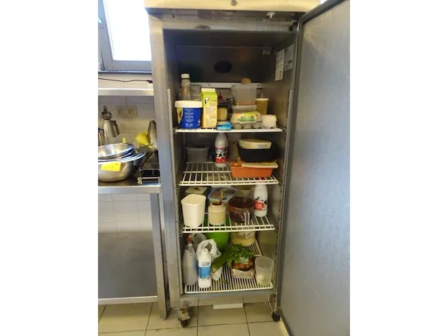 Verrijdbare inox koelkast polar - afbeelding 4 van  5