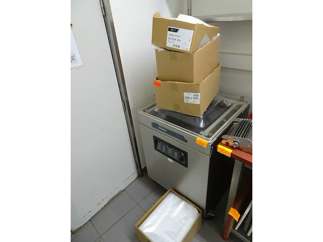 Verrijdbare inox vacuummachine henkelman - afbeelding 3 van  4