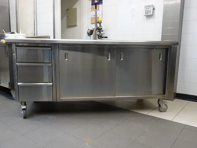 Verrijdbare inox werktafel - afbeelding 1 van  4