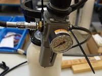 Verrijdbare kar + drukfleshouder - afbeelding 2 van  3