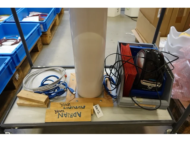 Verrijdbare kar + drukfleshouder - afbeelding 3 van  3