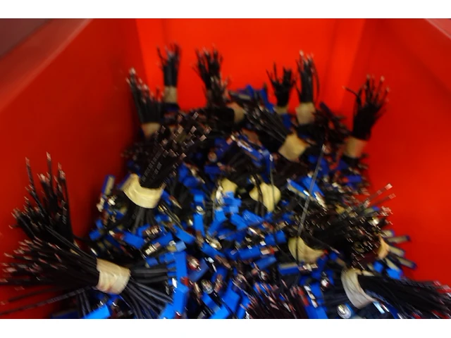 Verrijdbare kar + inhoud - afbeelding 4 van  10