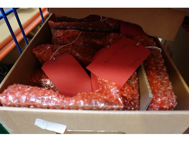 Verrijdbare kar + inhoud - afbeelding 9 van  10