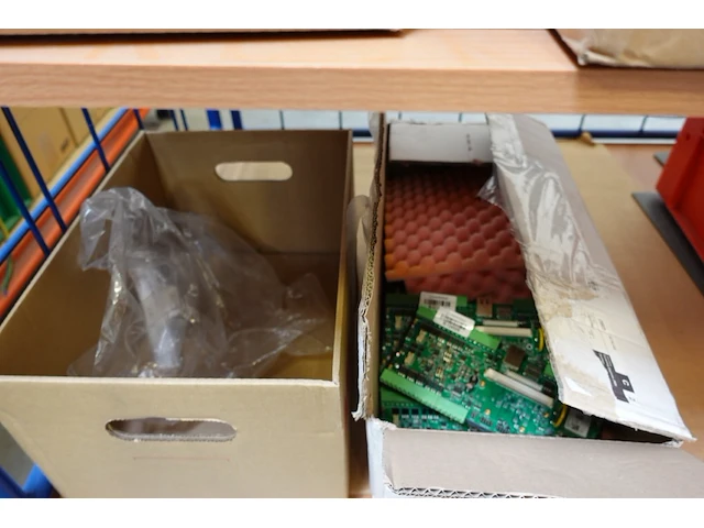 Verrijdbare kar + inhoud - afbeelding 10 van  10