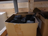 Verrijdbare kar met ijzerwaren - afbeelding 4 van  6