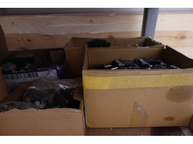 Verrijdbare kar met ijzerwaren - afbeelding 5 van  6