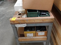 Verrijdbare kar met ijzerwaren - afbeelding 6 van  6