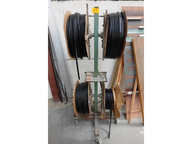 Verrijdbare kar met raamrubbers - afbeelding 1 van  3